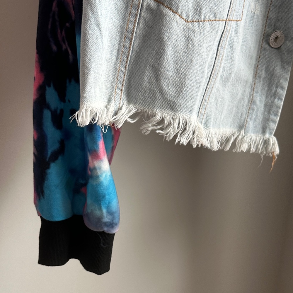 Southern Stitch Denim Jacket with Vibrant Tie-Dye Sleeves - Picture 5 of 8